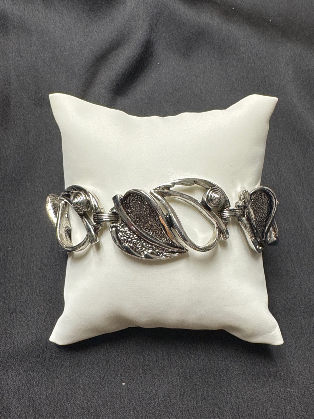 Vintage Sarah Coventry Silver Leaf-Link Bracelet - Women Jewelry